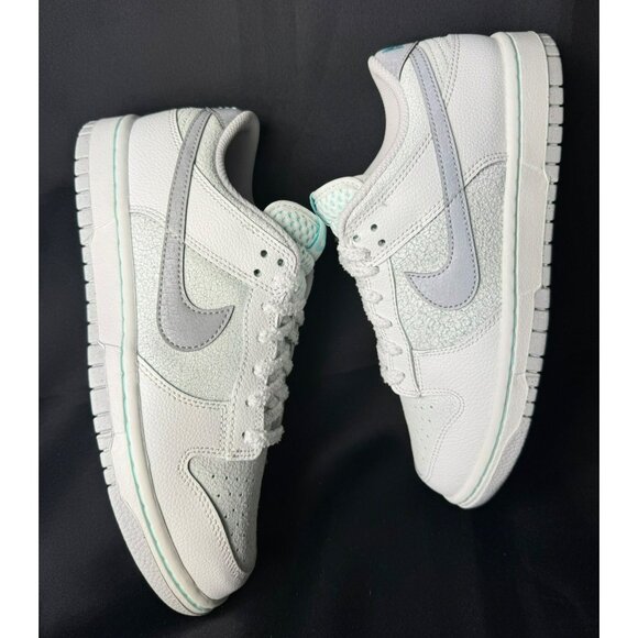 H65- SIZE 7.5 MEN\'S= 9 WOMEN\'S NIKE DUNK LOW RETRO SUMMIT WHITE/METALLIC SILVER main image 10